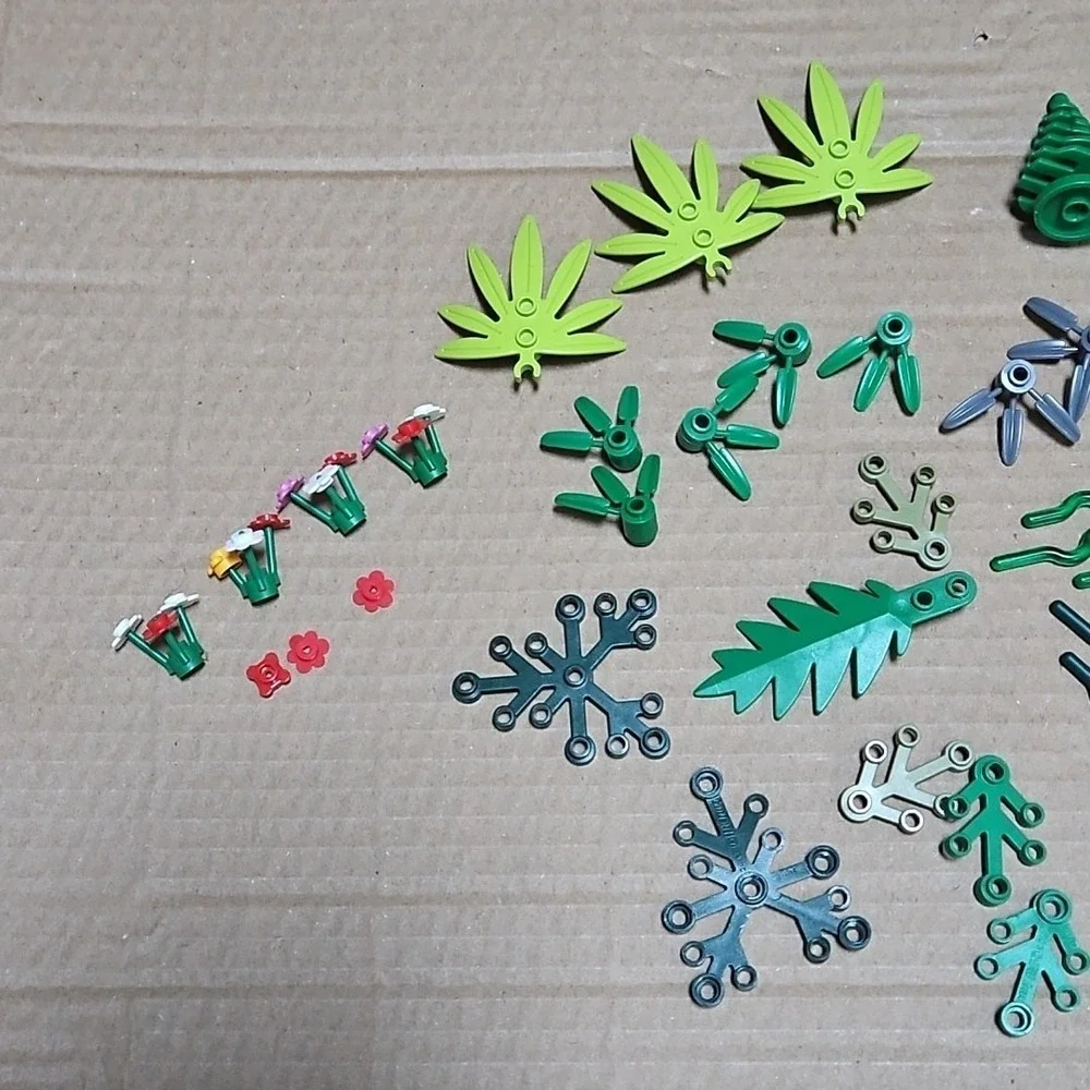 LEGO Plants Trees Lot‎ 1+ oz Various Colors And Types Flowers Leaves Veg
